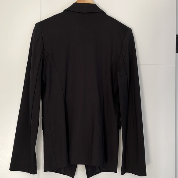 A gorgeous woman blazer🐬 - Picture 5 of 5